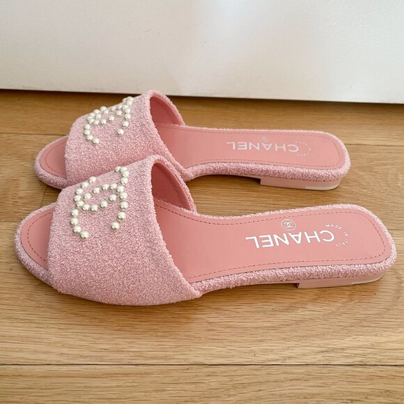 CHANEL - Brand New NIB Chanel Pink Tweed & Leather CC Slides Size 36 - Picture 4 of 14